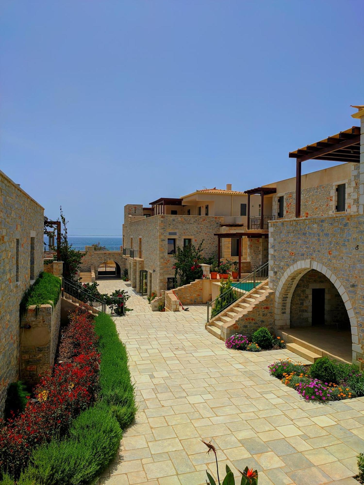 Margo Beach Hotel Gythio Exterior foto